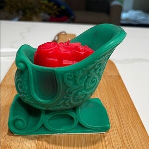 Vintage Avon Sleigh Light Candle Bayberry Fragrance Green Red